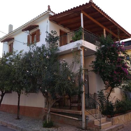 Cosy House In Galaxidi Apartment Bagian luar foto